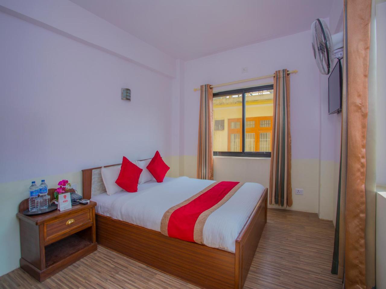 Oyo 255 White Zambala Hotel Katmandu Kültér fotó