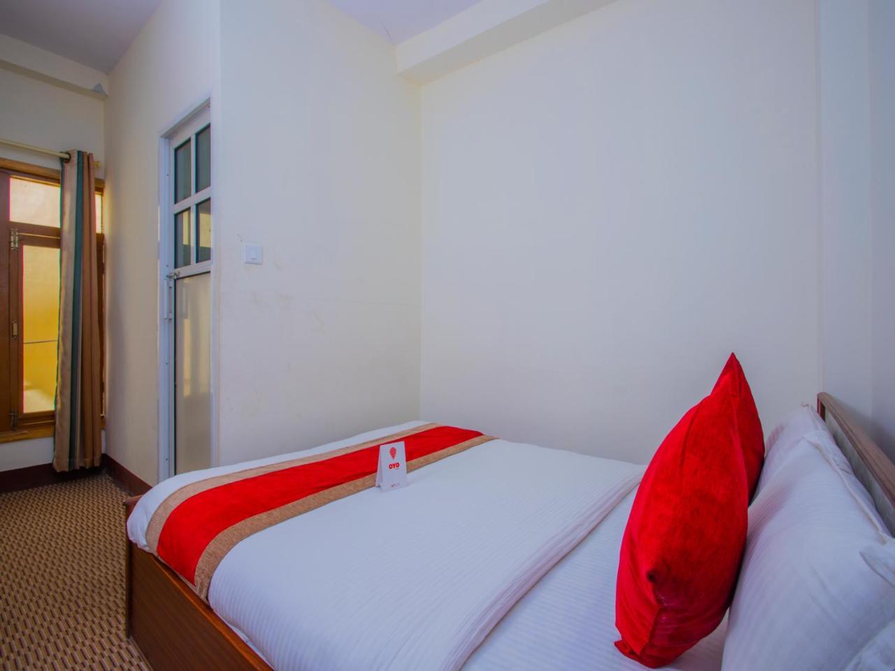 Oyo 255 White Zambala Hotel Katmandu Kültér fotó
