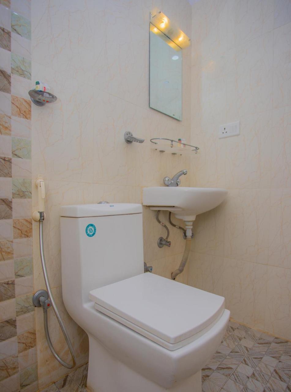 Oyo 255 White Zambala Hotel Katmandu Kültér fotó